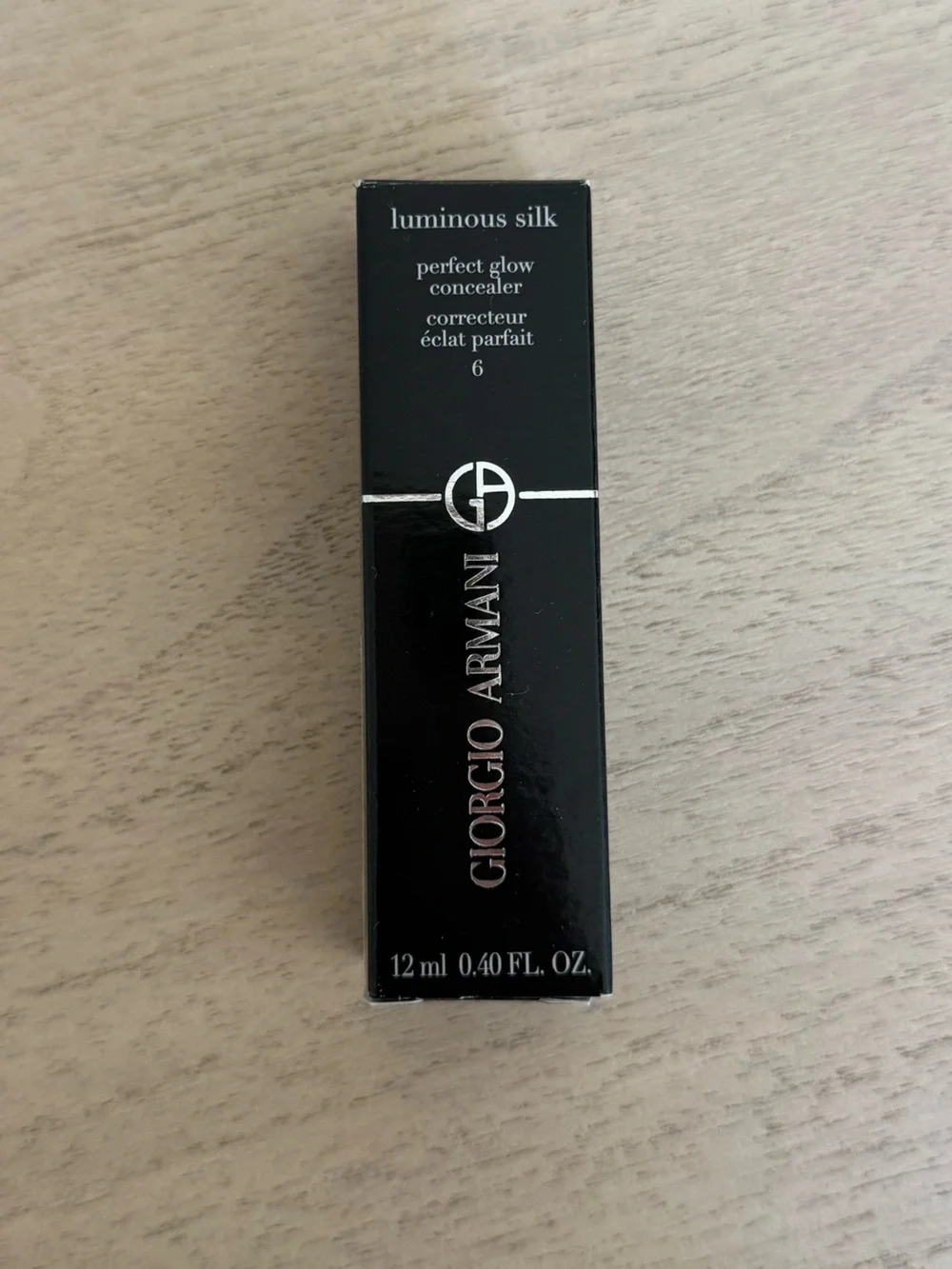 Armani Beauty Luminous Silk Hudrating Face and Under-Eye Concealer - Shade 6